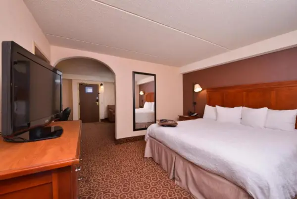 McKnight Hotel 5
