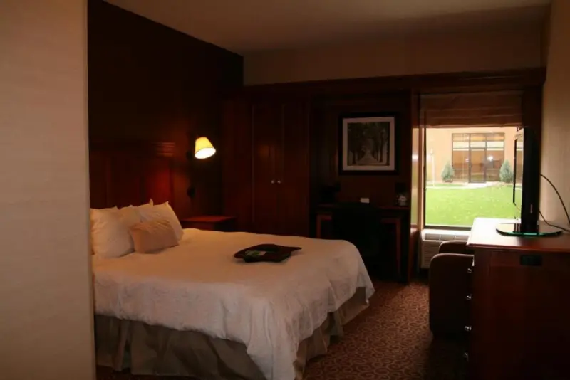 King Room with Tub - Disability Access